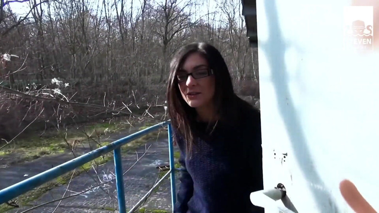 Steven Shame: Trio interracial en plein air amusant : cette salope mince aime...