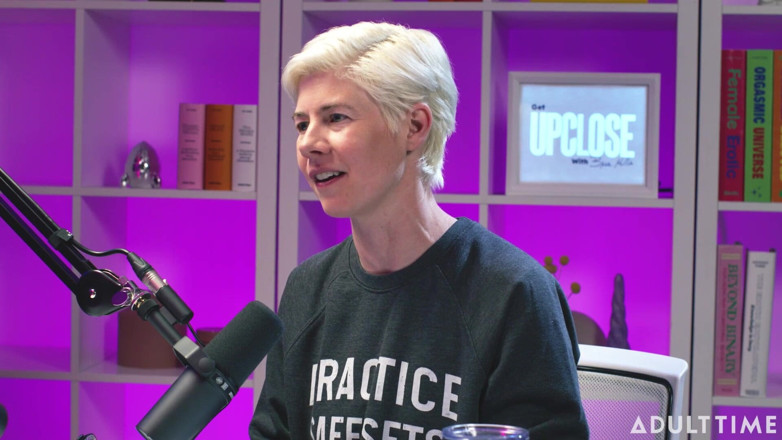 Adult Time Podcast: Karen, femme mariée xw : douches dorées et filles devenues folles |...