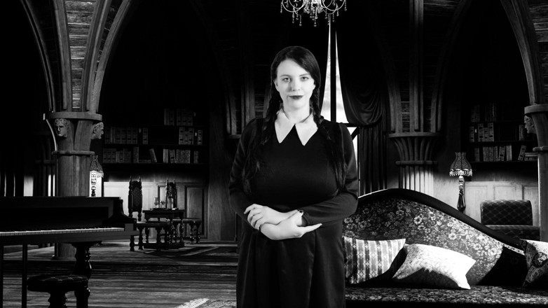 Lovely Lilith: Întâlnirea de miercuri a familiei Playdate Addams, minunată Lilith, femeie...