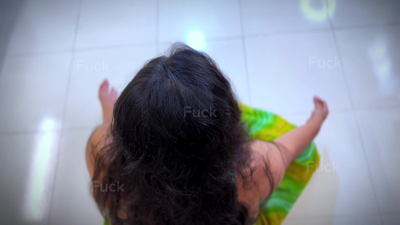 Aria Mia: Follando india caliente madrastra mientras hace yoga