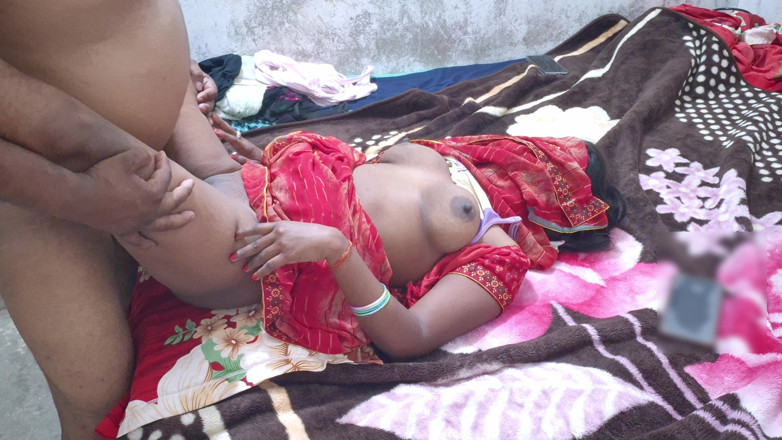 ExcitedWomen: Une bhabhi desi indienne baise avec un homme desi excité