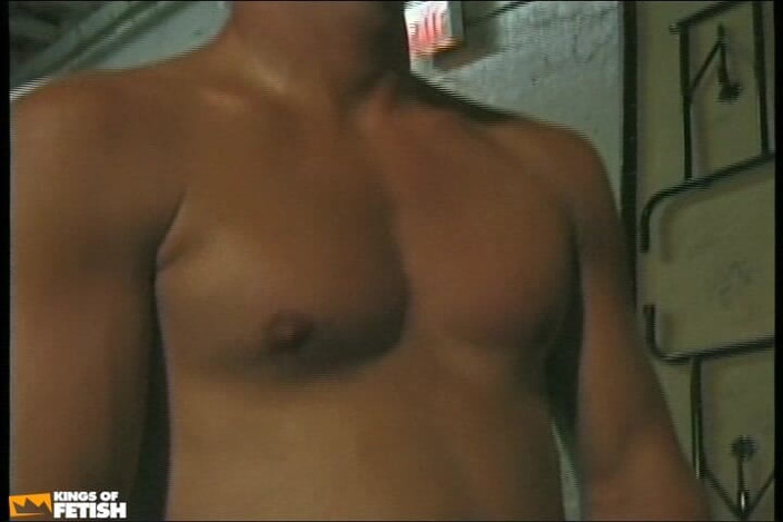 Gay Diaries: 핫한 69 딥쓰롯 후 발정난 친구에게 면도한 엉덩이를 따먹히는 금발 남자