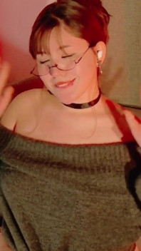 Hi, I'm Ukii, Your Favorite Waifu