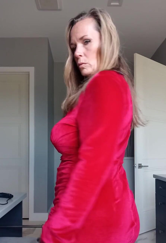 KimitheMilfMommy: एक छोटी सी गांड व्यायाम..