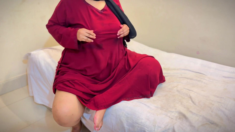 Aria Mia: Jestem 20-letnia arabska muzułmańska BBW gorąca dziewczyna, Czy u pieprzyć mnie...