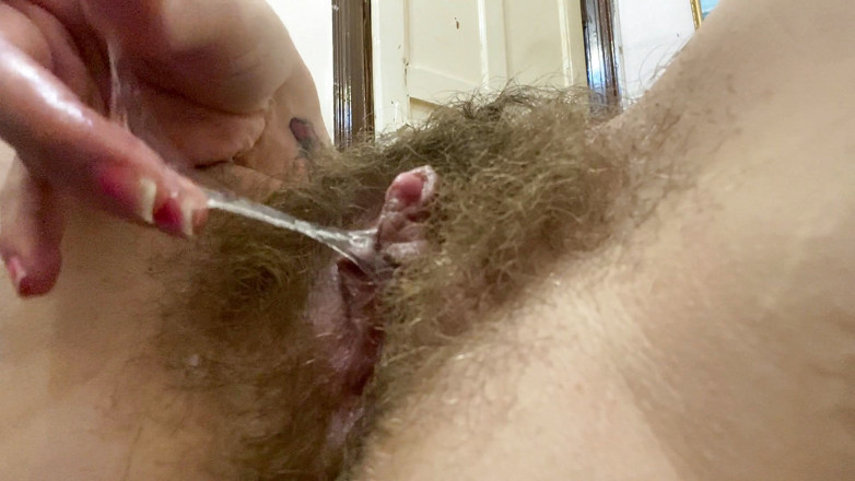 Cuteblonde666: 오르가즘을 문지르는 대박 클리토리스 아마추어 털이 무성한 소녀