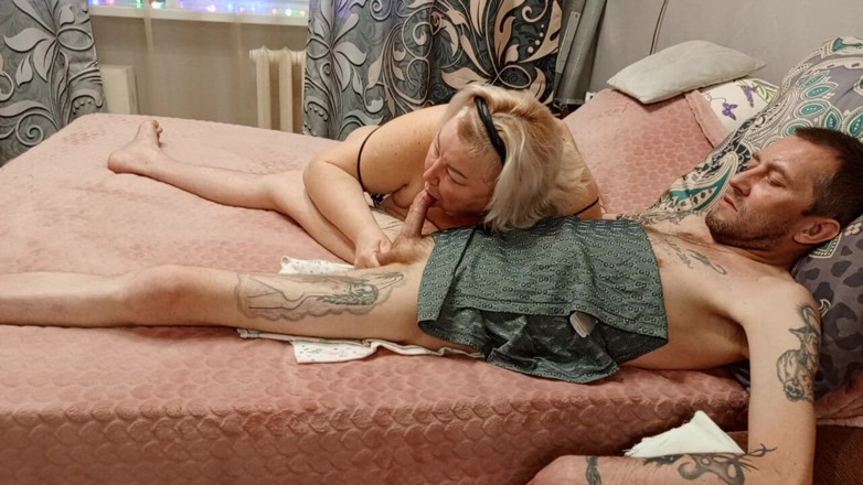Zona901: Sąsiad uwielbia ssie kutasa i połykanie mojej spermy