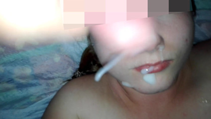Sekretny666: Éjaculation sur son visage en souriant