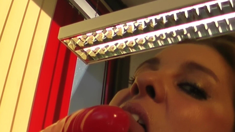 German sex office: Secretary Salma enjoys shameless masturbation in the office!