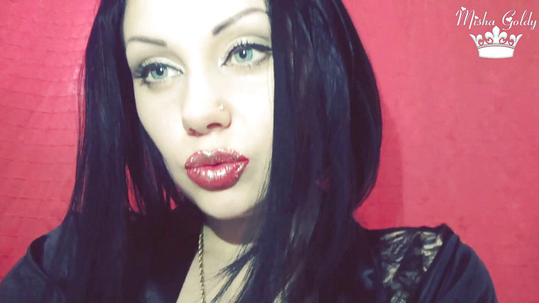 Goddess Misha Goldy: Lábios vermelhos com brilho dourado