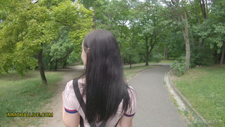 Immoral Family: Stepdadは、彼のステップ息子と角質スペインの観光客をファック!- バブルバットベイビーはお尻を食べ、チャンピオンのようにコックを取ります