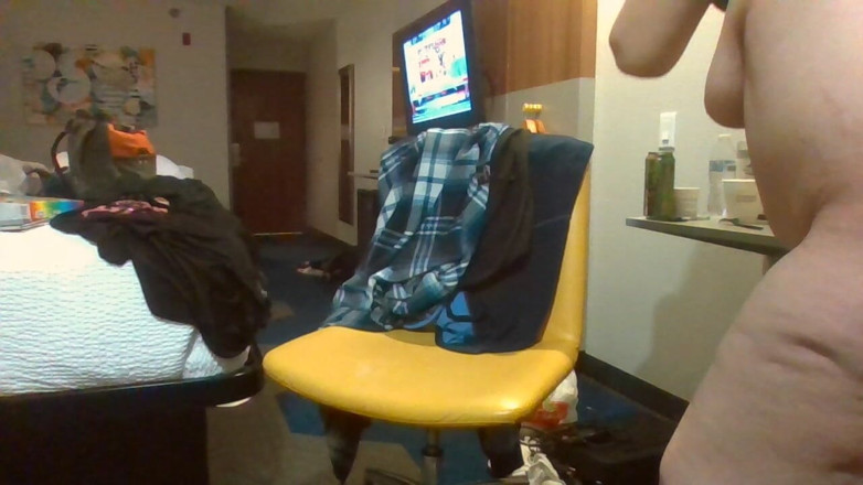 krazykristin: L'ora del gioco nella camera d'albergo mi tocco caldo