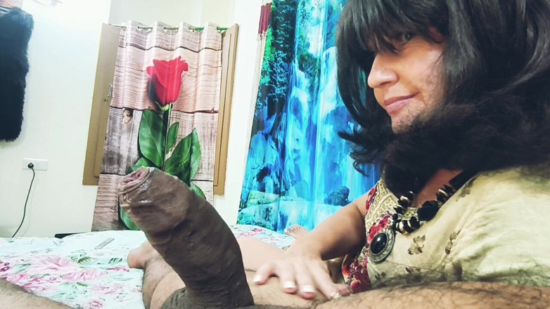 Bolly Karma: Amatör orta yaşlı seksi kadın büyük zenci yarağıyla ırklararası seks yapıyor