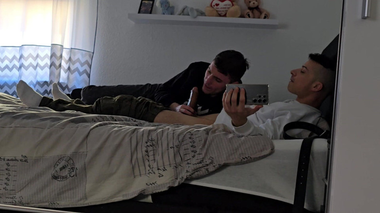 boyzxy212: Gewoon een snelle homo-pijpbeurt tussendoor