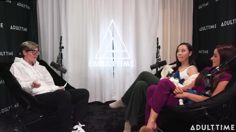 Adult Time Podcast: Bintang podcast setelah lesbian! | Vanna Bardot &amp; Melissa Stratton | Podcast Khusus...