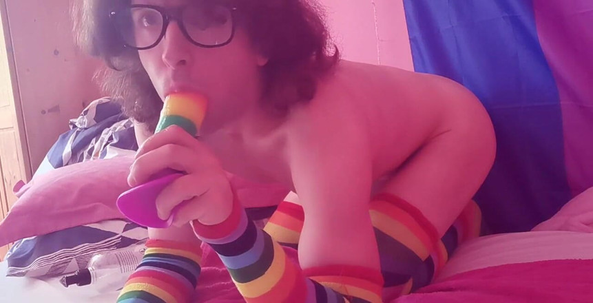 Rainbow Femboy: Будь-які шанувальники дупи в рот