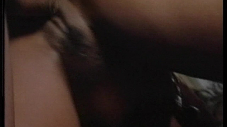 THAGSON 18+: Una miLF arrapata si fa un ditalino nella sua figa...