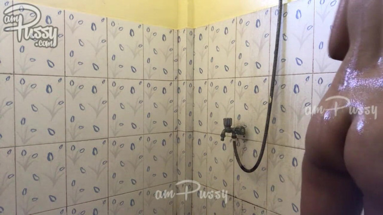 AmPussy: Douche amateur