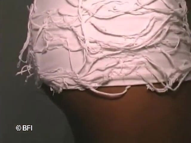 Combat zone transsexual barebacking: Legged - loira atriz Missy bebe depois de anal