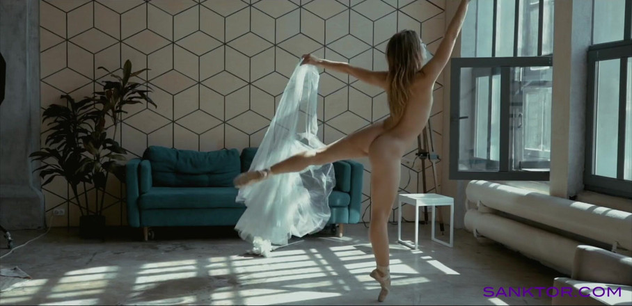 SANKTOR: Danseuse de ballet nue. Vidéo d'art érotique.