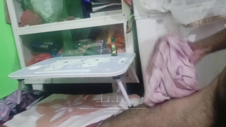 Poojakabir: Khi không có ai ở nhà, anh ta đưa phòng giam đến một...