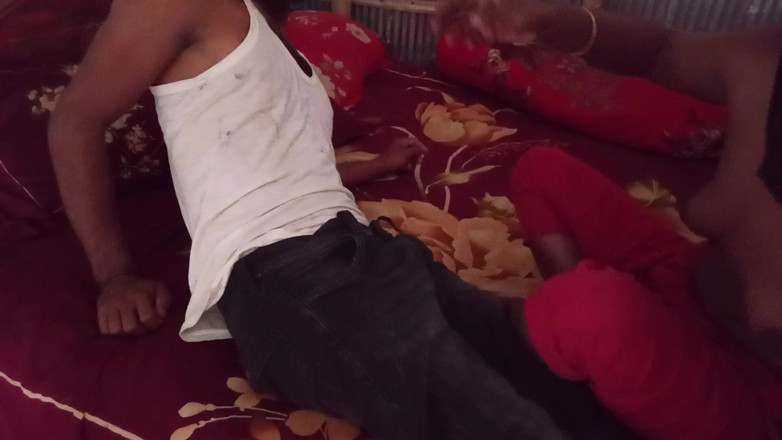 Deshi couple studio: Bhabhi 존나게 따먹어