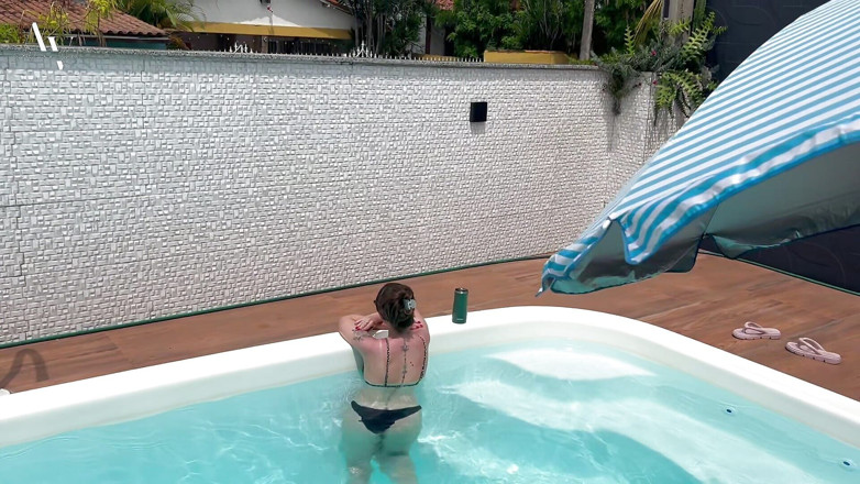 Allureveil: Curtindo um dia na piscina e fodendo até gozar. aproveite