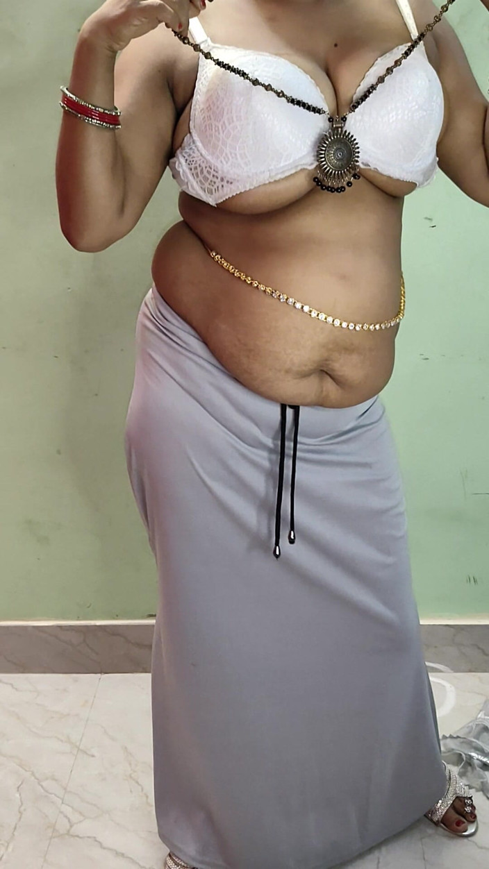 Kavita suman: Indyjska BBW żona nago taniec część 1