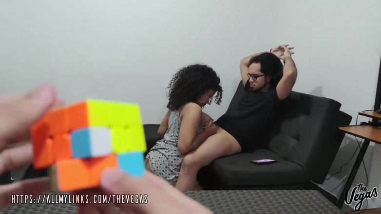 Selena Vega: Rubik küpü nasıl çözülür, porno eğitimi