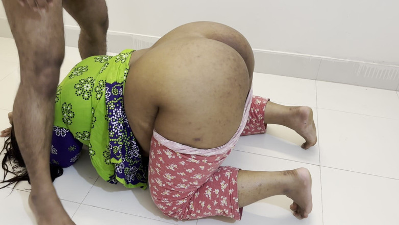 Aria Mia: Une belle-mère infidèle à gros cul furieuse quand son beau-fils éjacule rapidement...