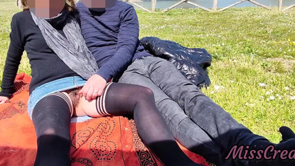 Miss Creamy: 208 Cipka Flash - macocha przyłapana przez pasierba w parku masturbuje...