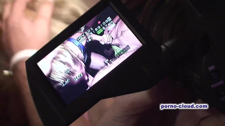 Porno Cloud: Gangbang z dowcipem przed kamerą