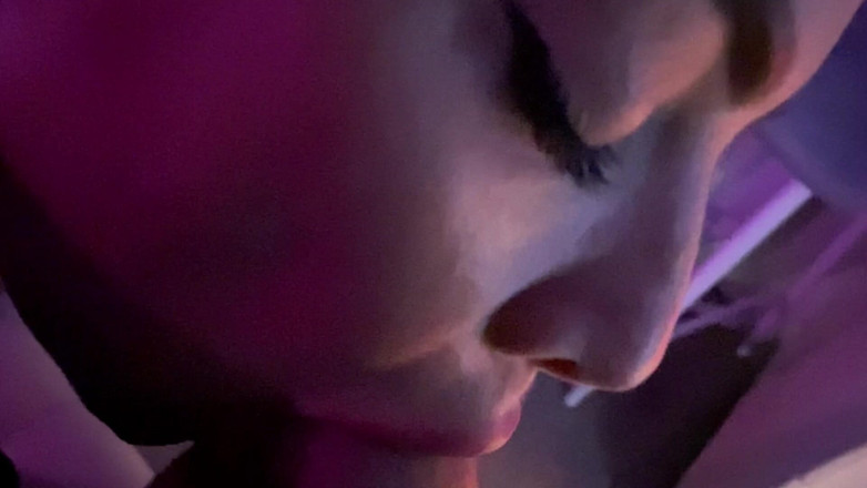 Slowly Tease: N ° 23 (complet) La reine du nylon suce et chevauche une bite