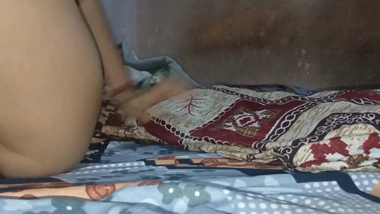 Pinki Bhabhi 69: Mujer casada follada por el amigo de su marido real...