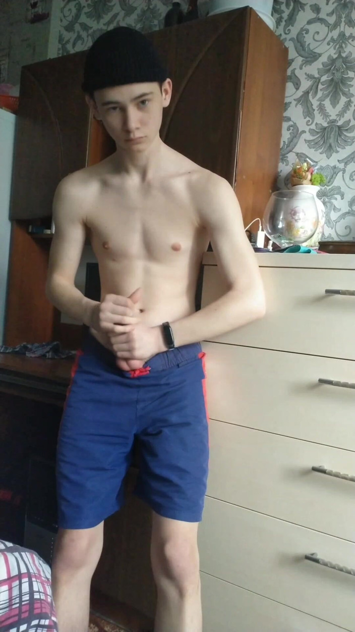 Ethan Alpha: Striptis pertamaku