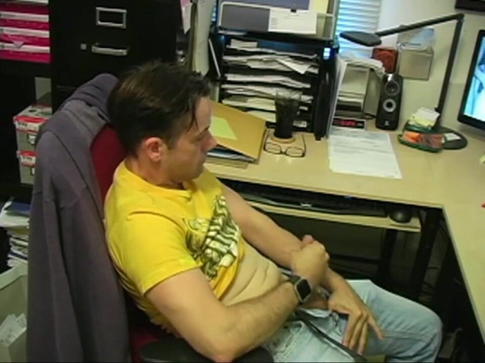 The Great Canadian Male: EJ - первый контакт