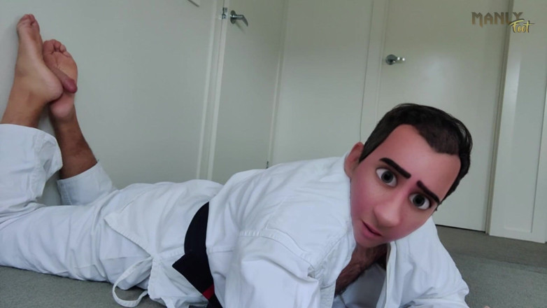 Manlyfoot: Oui Sensei ! - Un prof d'arts martiaux vous invite à un cours...