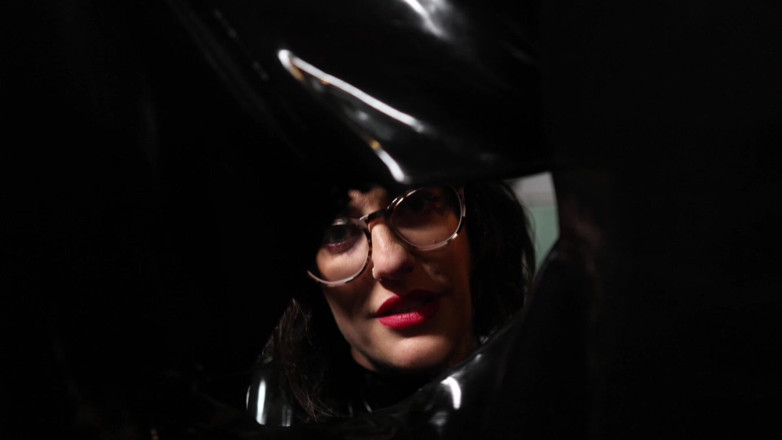 Countess diamond: Im Latexsack gefesst, pOV