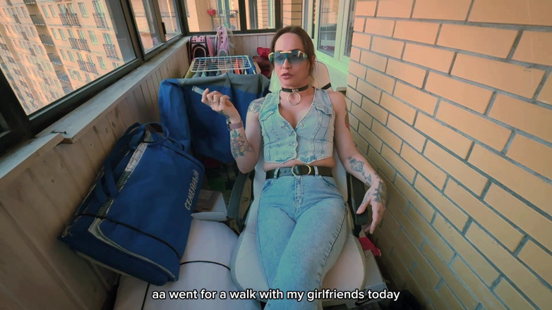 Eva Borisova: Süßes trans-mädchen blowjob, großer schwanz auf dem balkon