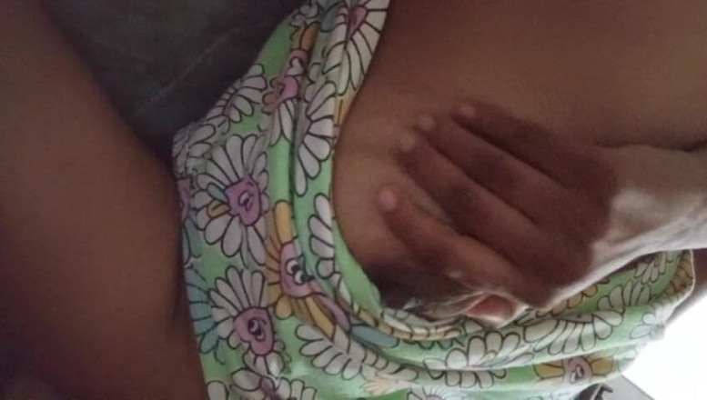 Anne White: Remido chica caliente con increíbles tetas grandes y coño hambriento...
