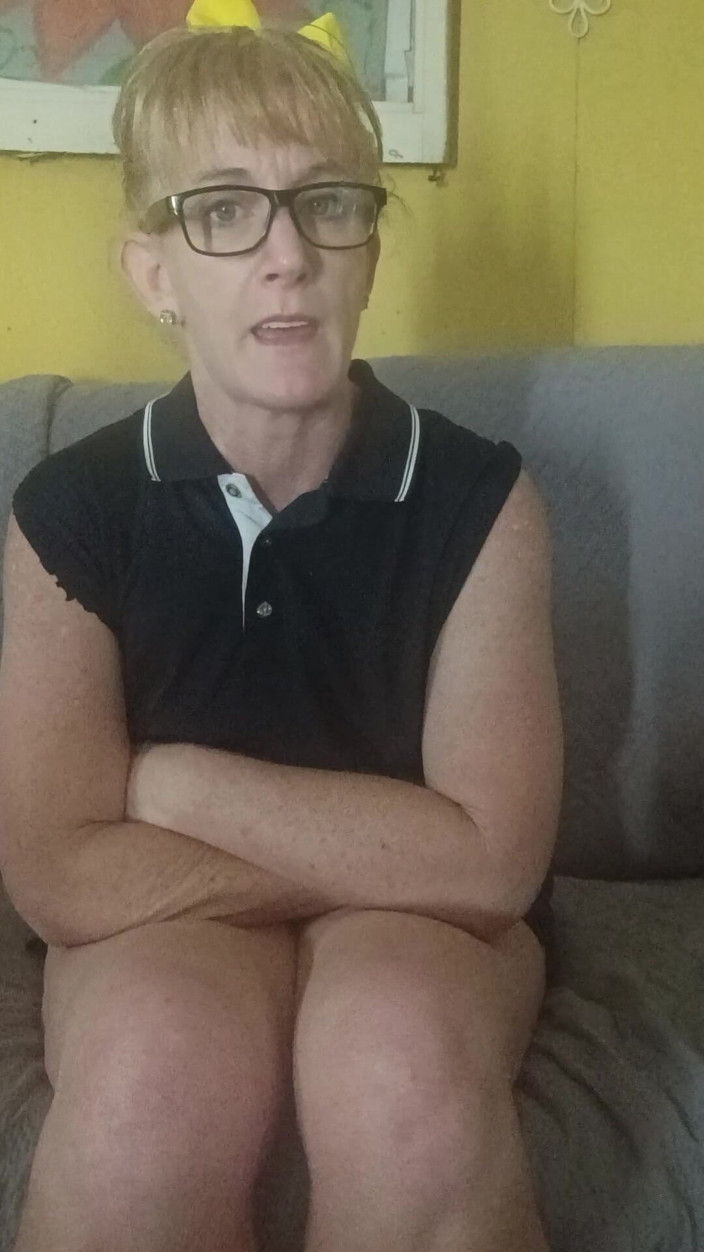 Longtoes45: Profesoara mă disciplinează pentru că am pus o întrebare greșită