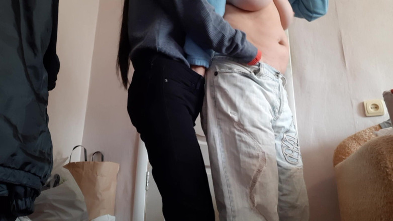 Lesbian-illusion: Kız arkadaşım ve ben lezbiyen olduğumuzu herkesten saklıyoruz