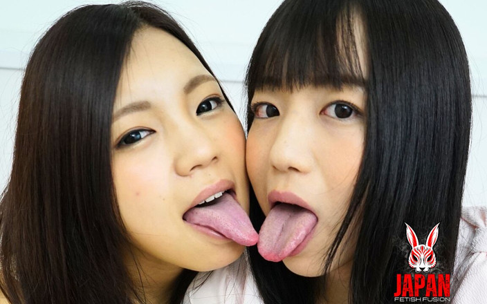 Japan Fetish Fusion: フレンチキスの誘惑:レズビアンの舌ピストンキスの長い舌の官能的な出会い