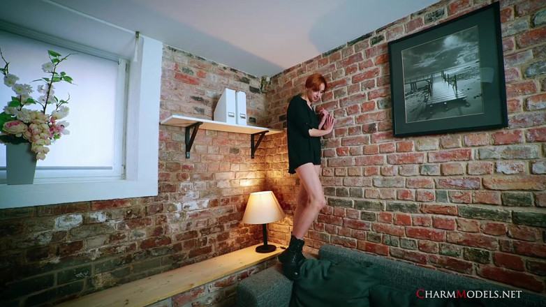 CharmModels: Mary Jane pelirroja de 30 años belleza sin pantalones pero con...