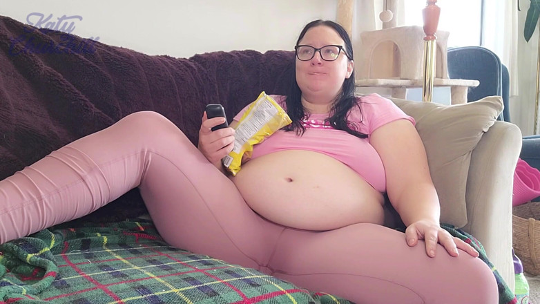 Katy Churchill: 모든 곳에서 뚱뚱한 슬로브 Pisses