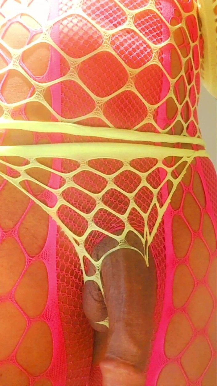 Milah CrossxxX: Aku lagi asik muasin memekku pakai dildo sampai muncrat di...
