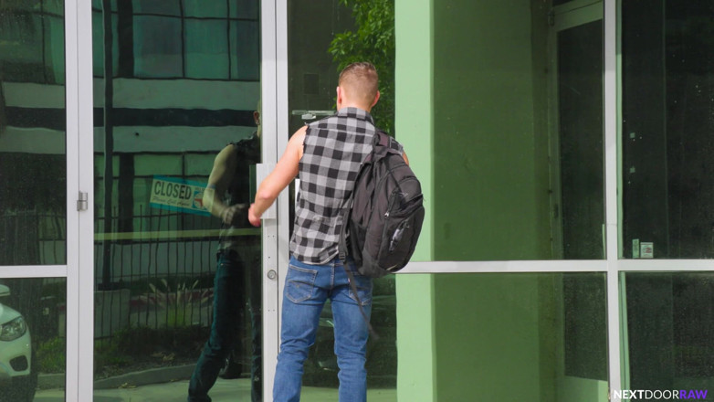 Next Door Studios: Nextdoorstudios Šukání kolem a zjistit