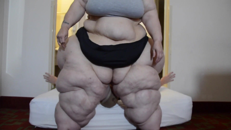 Full Weight Productions: Il materasso di una squadra tag cade con Bobbi Jo...