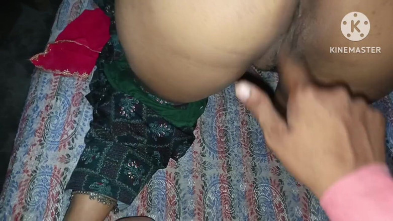 Savita5343: Hintli güzel evli kadın kızgın kocasını masajla sakinleştiriyor