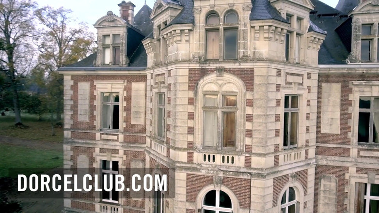 Dorcel Club: Горячий тройничок с 2 великолепными крошками